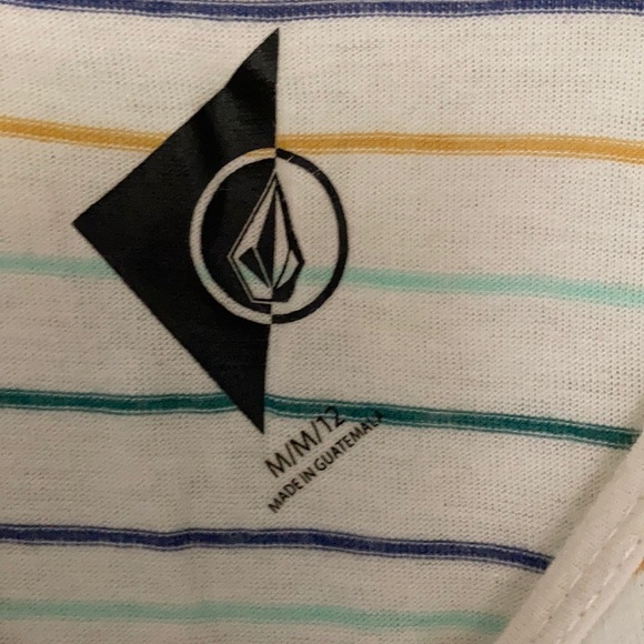 Volcom boys camisole - little spot on the front - Picture 2 of 4